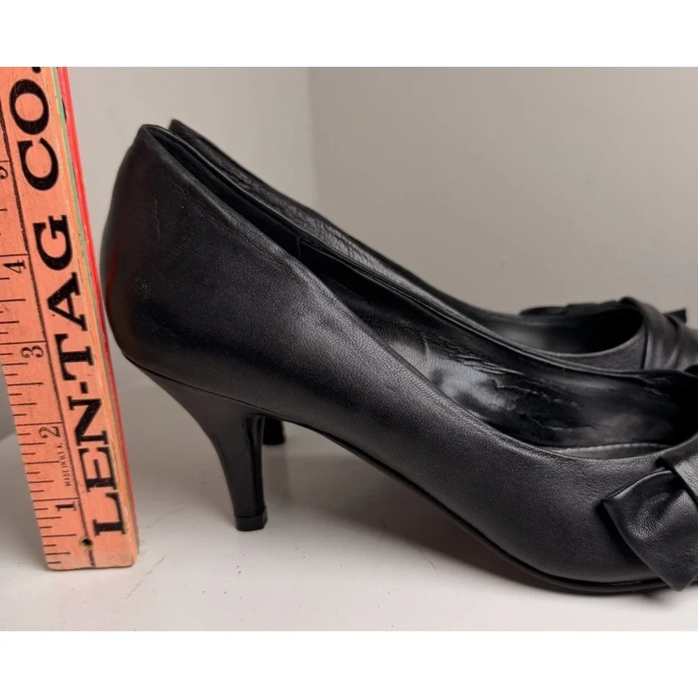 Maripe Mystic 152253 Black Leather Bow Pumps Women's 8M Pointed Toe Kitten Heels